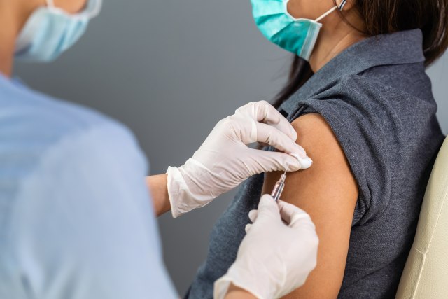 HPV vakcina sprečava rak grlića materice: Svako može da je primi o trošku države VIDEO